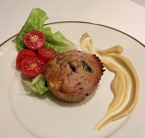 Muffin melanzane e feta con salsa alla curcuma