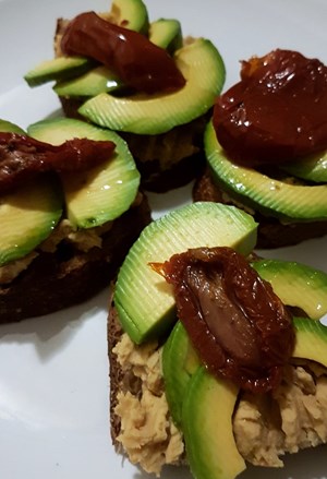 Mini avocado-toast