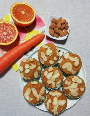 Muffin alle carote, arance e mandorle 